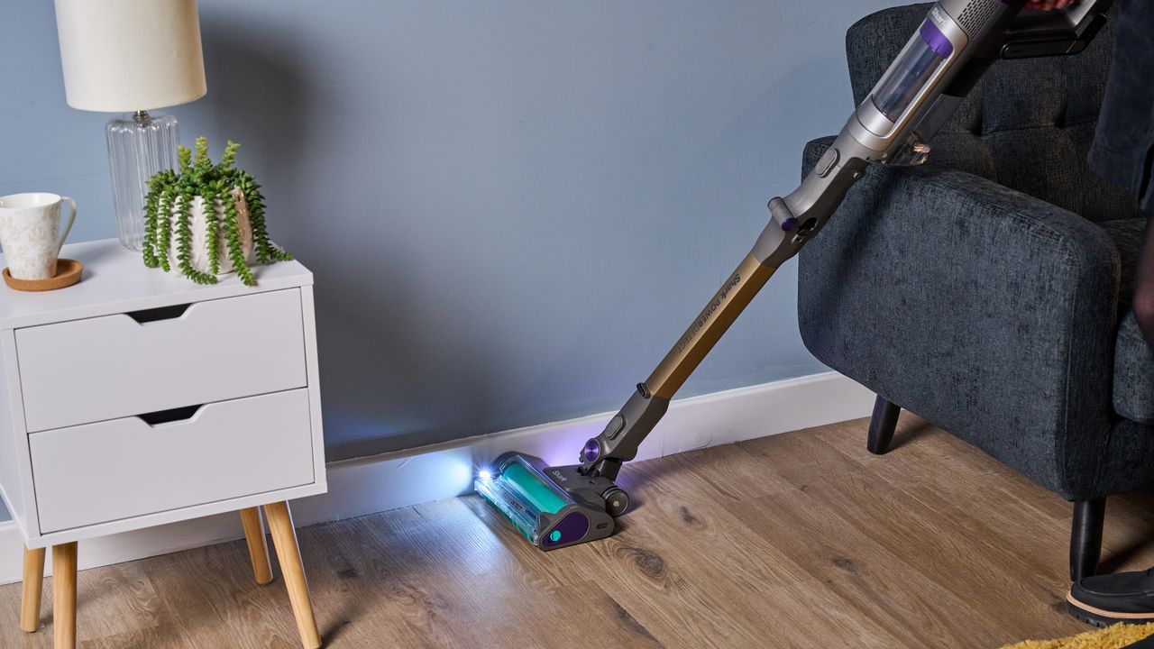 i-asked-5-experts-what-makes-the-perfect-vacuum-for-hard-floor-–-here’s-what-they-told-me