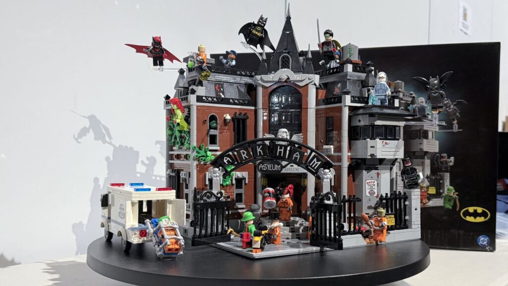 exclusive:-lego’s-batman-arkham-asylum-set-is-official-–-with-stunning-details-and-16-minifigures