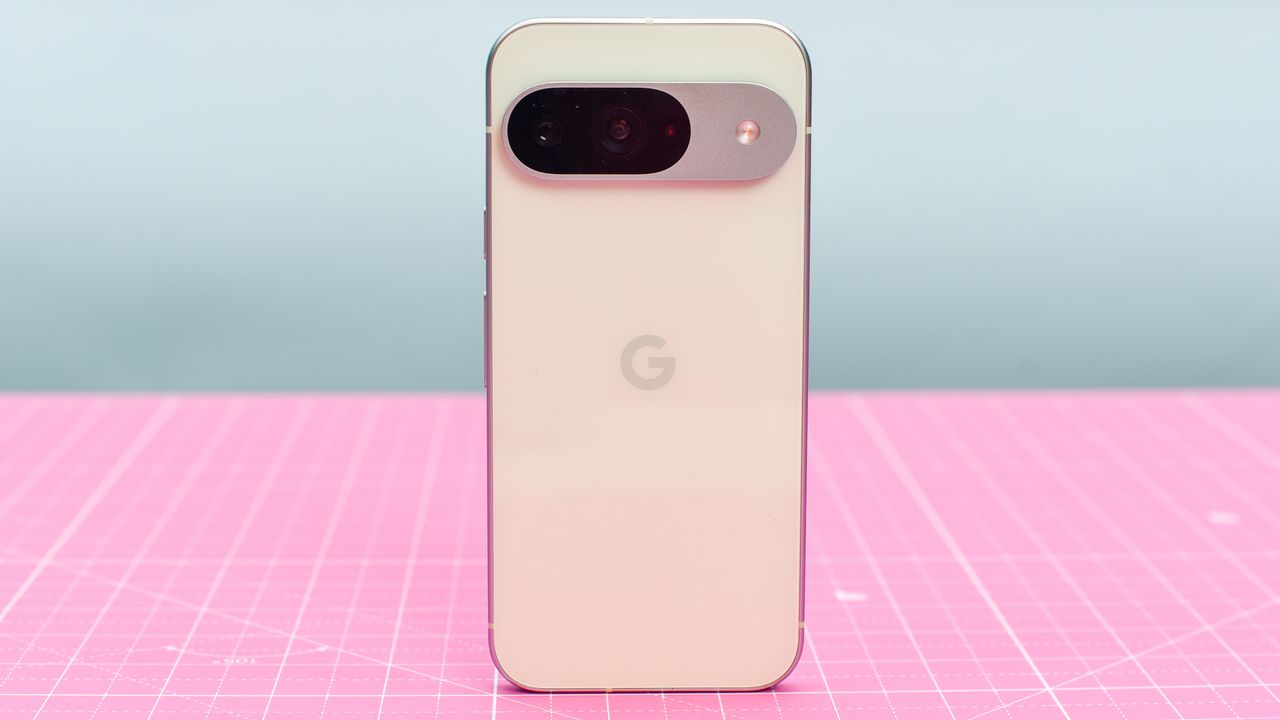 oh-dear…-google-just-accidentally-revealed-all-four-pixel-10-models