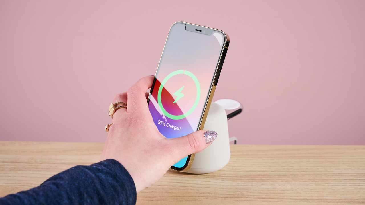 the-iphone-16-and-some-‘major-android-phones’-just-got-a-big-qi2-wireless-charging-boost-–-here’s-what-we-know