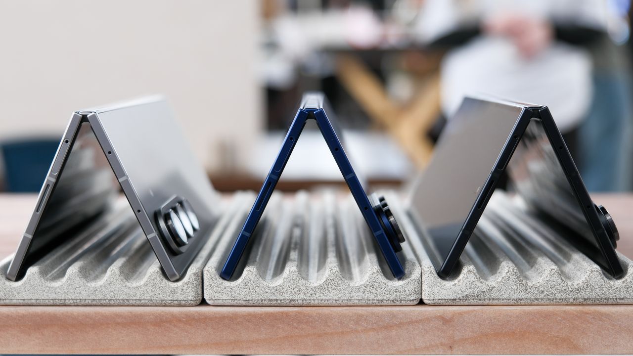 the-galaxy-z-fold-7-might-be-samsung’s-best-selling-foldable-yet,-and-i-think-a-tri-fold-galaxy-is-inevitable