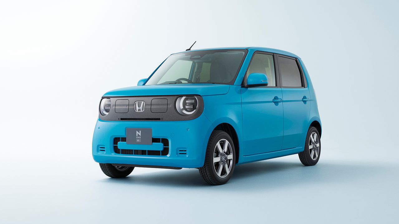honda’s-tiny-ev-makes-official-debut-–-and-the-impossibly-cute-microcar-can-power-your-home-too