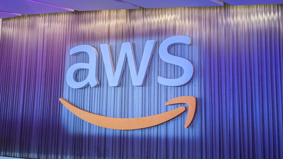 aws-is-giving-the-us-government-$1billion-credit-to-keep-running-its-cloud-services